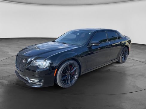Used 2023 Chrysler 300 C RWD image 9