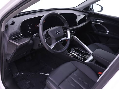 Certified 2025 Audi Q5 Premium AWD/4WD image 6
