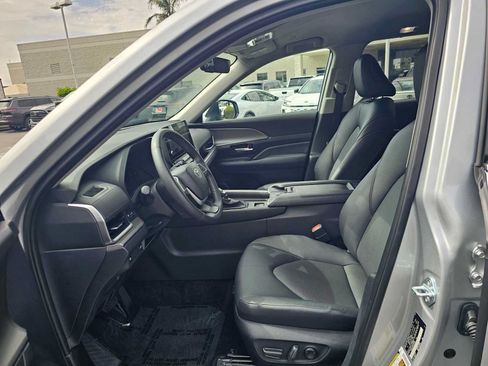 Certified 2026 Toyota Grand Highlander FWD image 22
