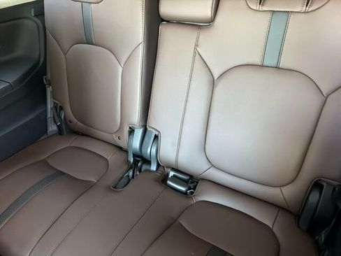 Used 2025 Honda Pilot Elite image 19