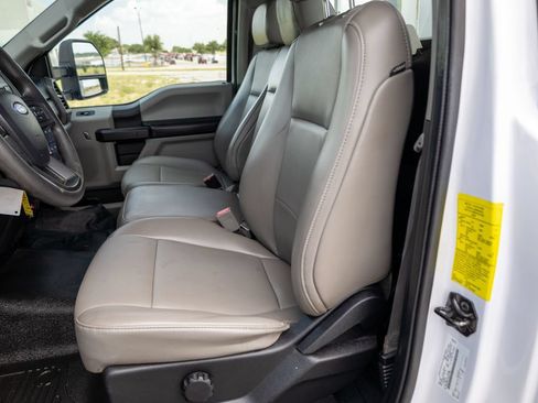 Used 2019 Ford F550 2WD Regular Cab Super Duty image 18