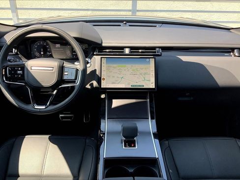New 2026 Land Rover Range Rover Velar Dynamic SE image 13