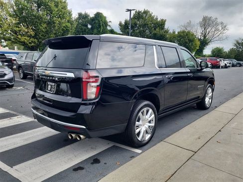 Used 2021 Chevrolet Suburban High Country w/ Premium Package image 9