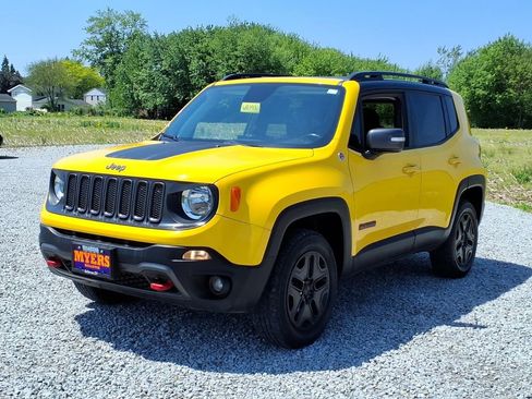 Used 2018 Jeep Renegade Trailhawk w/ Cold Weather Group II AWD/4WD image 9