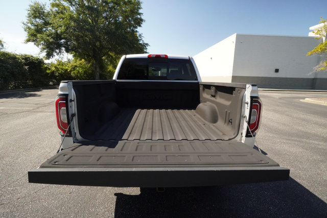 Used 2017 GMC Sierra 1500 SLT AWD/4WD image 11