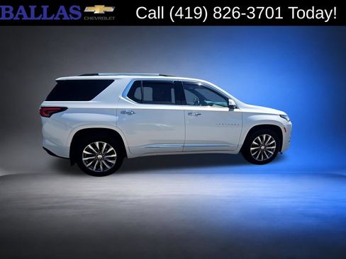 Used 2023 Chevrolet Traverse Premier AWD/4WD image 9