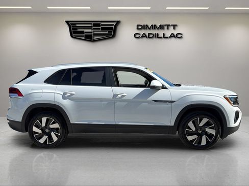 Used 2024 Volkswagen Atlas Cross Sport SE FWD image 6