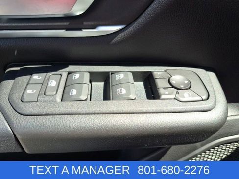 New 2026 RAM 1500 4x4 Crew Cab image 17