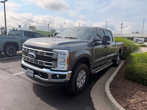 Used 2024 Ford F250 XLT w/ FX4 Off-Road Package AWD/4WD image 6