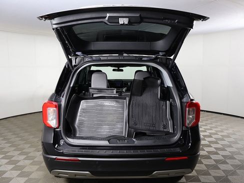 Used 2022 Ford Explorer XLT w/ Equipment Group 202A image 14