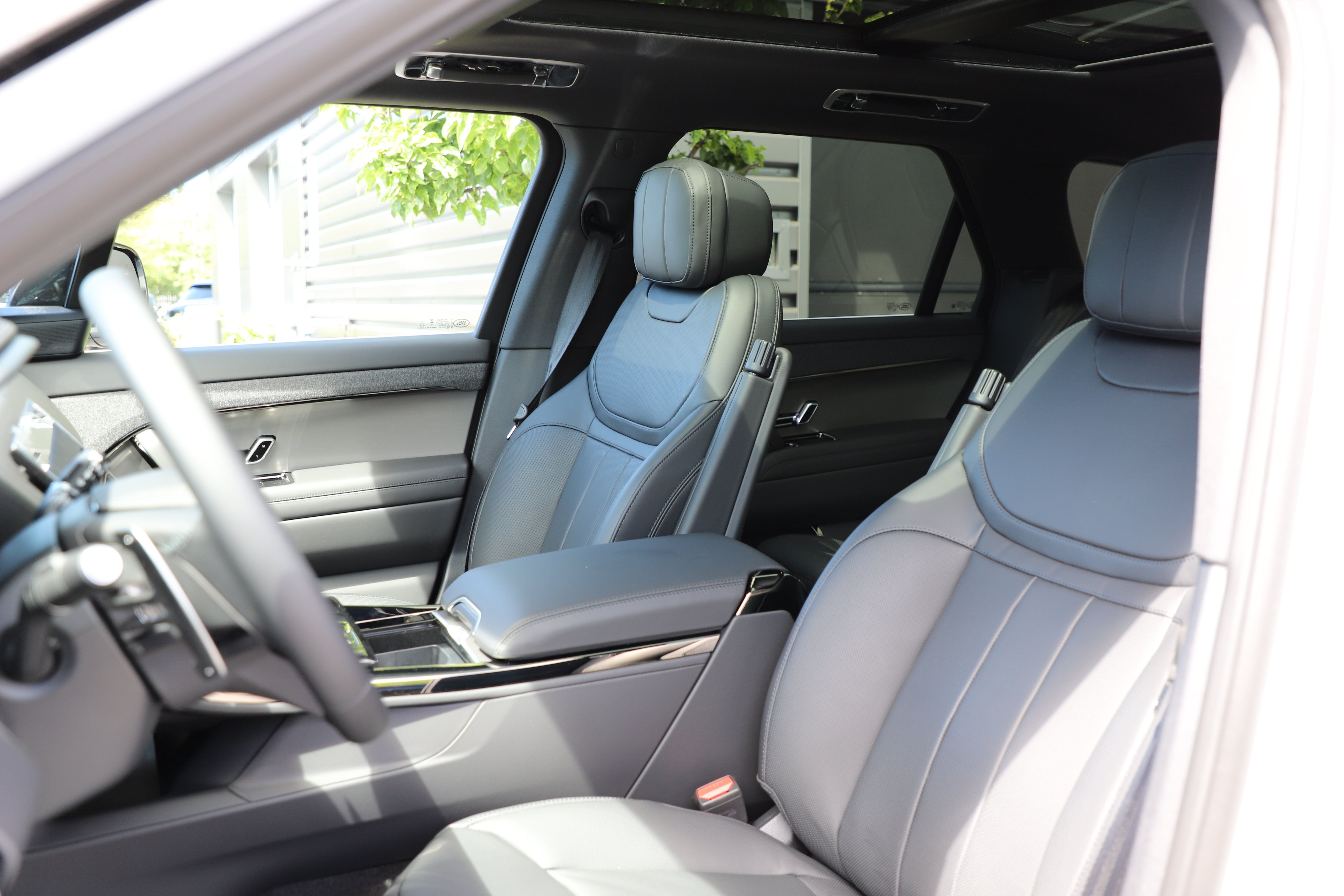 New 2026 Land Rover Range Rover Sport Dynamic SE AWD/4WD image 19