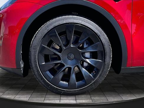 Used 2022 Tesla Model Y Long Range AWD/4WD image 9