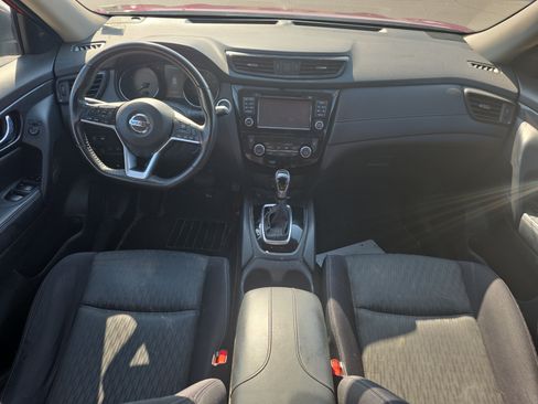 Used 2017 Nissan Rogue SV w/ SV Premium Package AWD/4WD image 10
