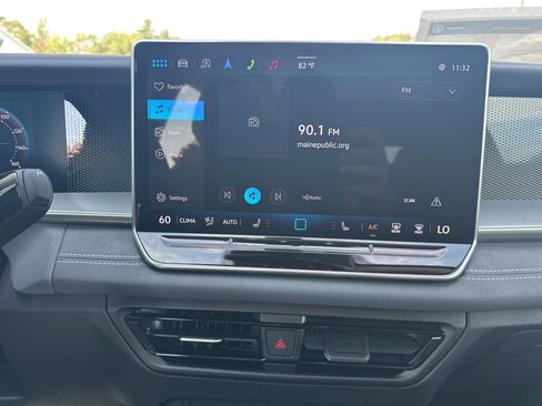 New 2025 Volkswagen Tiguan SE image 16