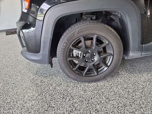Used 2019 Jeep Renegade Altitude w/ Quick Order Package 2XM FWD image 39