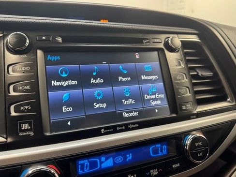 Used 2017 Toyota Highlander Limited AWD/4WD image 24