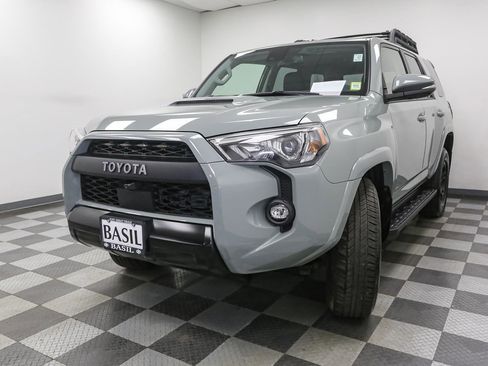 Used 2023 Toyota 4Runner TRD Off-Road Premium w/ Off Road Premium Plus Package AWD/4WD image 4