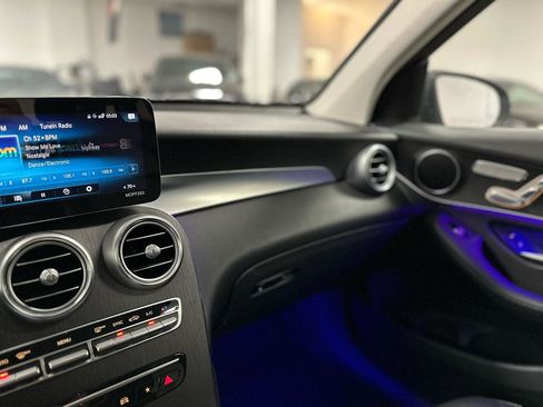 Used 2020 Mercedes-Benz GLC 300 4MATIC image 27