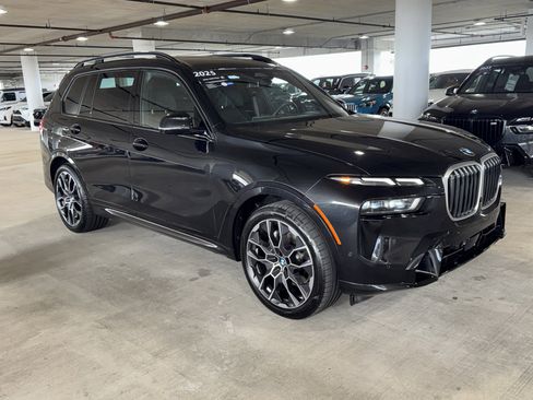 Certified 2025 BMW X7 xDrive40i w/ Executive Package image 2