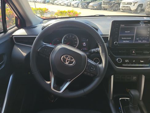 Used 2022 Toyota Corolla Cross LE FWD image 17