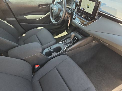 Certified 2025 Toyota Corolla LE FWD image 14