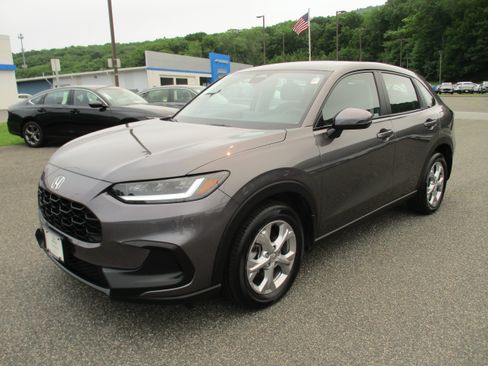 Certified 2024 Honda HR-V LX image 1