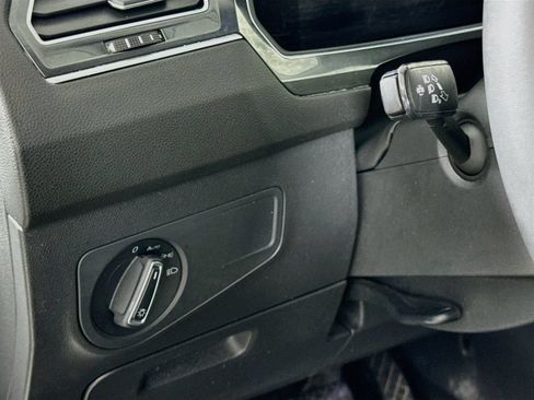 Certified 2022 Volkswagen Tiguan SE AWD/4WD image 13