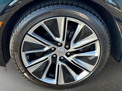 Certified 2025 Cadillac Lyriq Luxury w/ LPO, Floor Liner Package AWD/4WD image 8