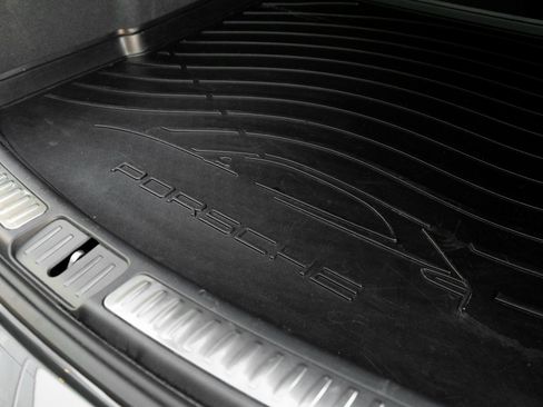 Certified 2025 Porsche Macan image 26