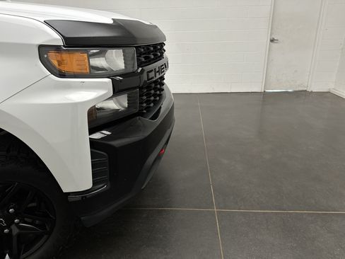 Used 2020 Chevrolet Silverado 1500 Custom Trail Boss w/ Custom Convenience Package AWD/4WD image 2