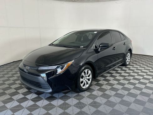 Used 2023 Toyota Corolla LE FWD image 7