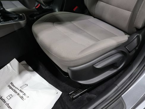 Used 2019 Hyundai Elantra SE FWD image 11