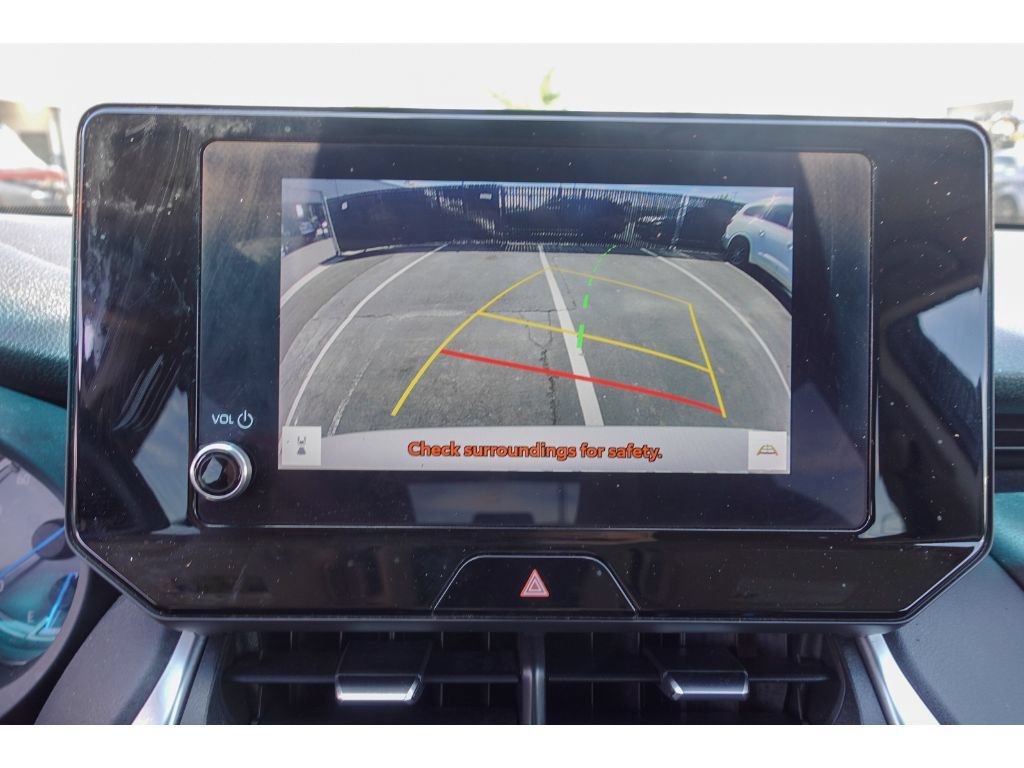 Certified 2023 Toyota Venza LE AWD/4WD image 19