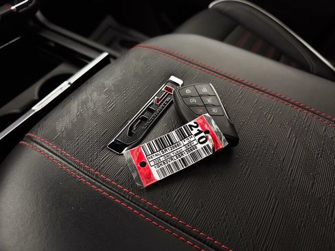 Used 2025 GMC Yukon AT4 Ultimate w/ LPO, Floor Liner Package AWD/4WD image 31