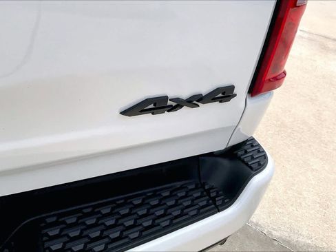 Used 2025 RAM 1500 Limited AWD/4WD image 10