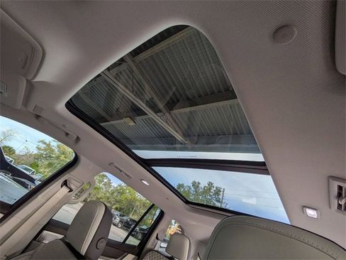 Certified 2025 GMC Acadia Denali w/ Super Cruise Package image 22