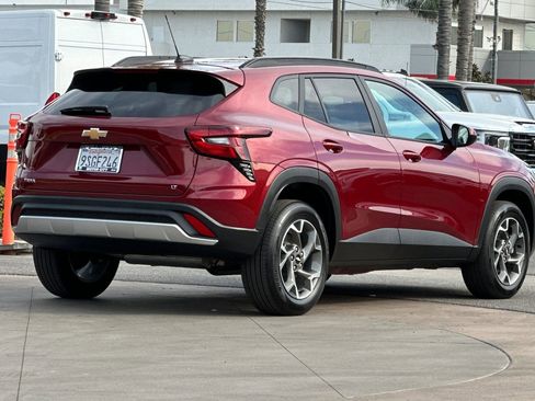 Certified 2025 Chevrolet Trax LT image 4