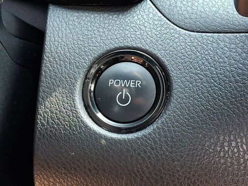 Used 2025 Toyota Camry SE FWD image 27