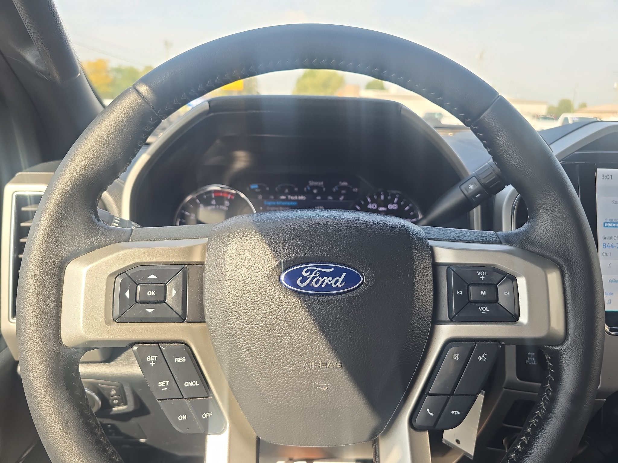 Used 2022 Ford F350 Lariat w/ Chrome Package AWD/4WD image 23