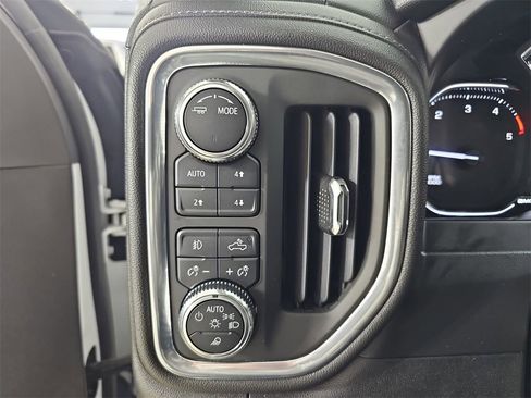 Certified 2021 GMC Sierra 2500 SLT w/ X31 Off-Road Package image 30