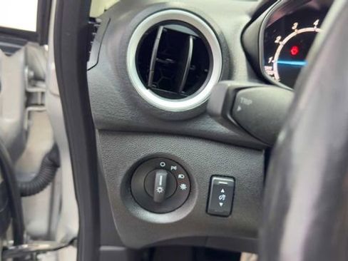 Used 2015 Ford Fiesta SE FWD image 24