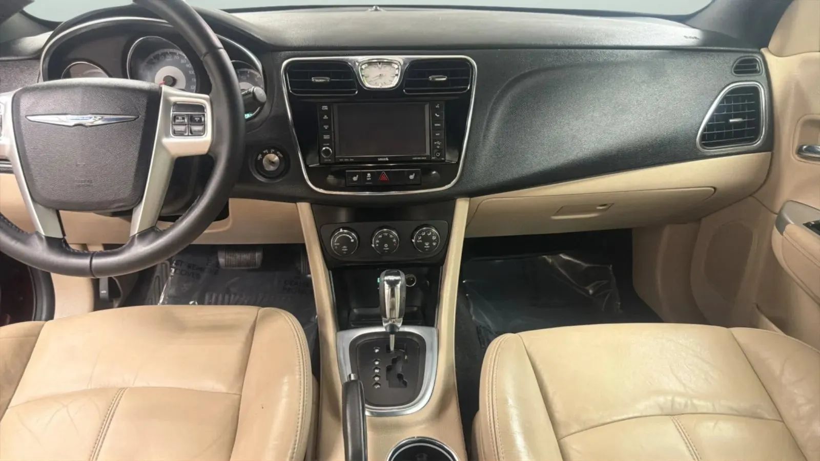Used 2013 Chrysler 200 Limited FWD image 14