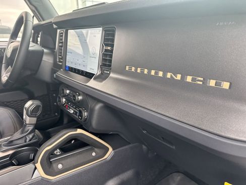 New 2025 Ford Bronco Badlands image 13