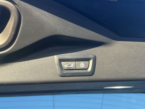 Used 2022 BMW X5 sDrive40i w/ Executive Package image 27