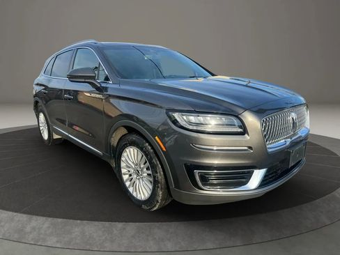 Used 2019 Lincoln Nautilus Premier AWD/4WD image 3