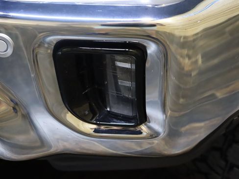 Used 2025 Chevrolet Silverado 2500 LTZ w/ LTZ Convenience Package AWD/4WD image 18