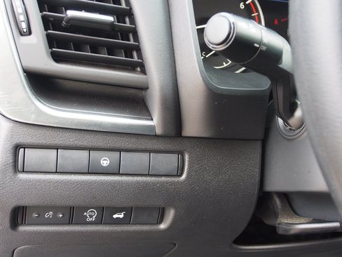Used 2024 Nissan Rogue SV FWD image 20