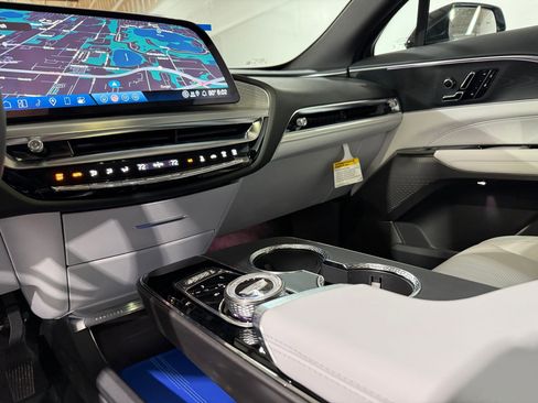 New 2026 Cadillac Lyriq Sport AWD/4WD image 28