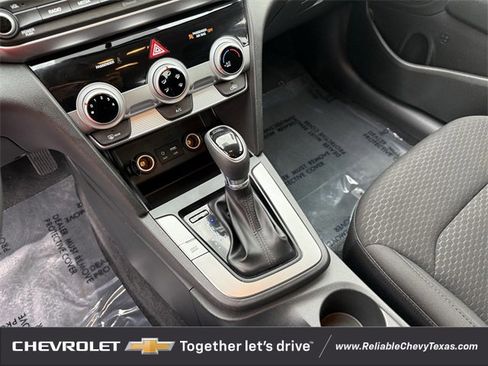 Used 2019 Hyundai Elantra SE w/ Cargo Package image 18