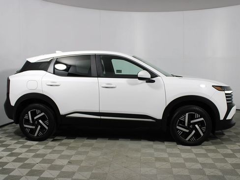 Used 2025 Nissan Kicks SV FWD image 32